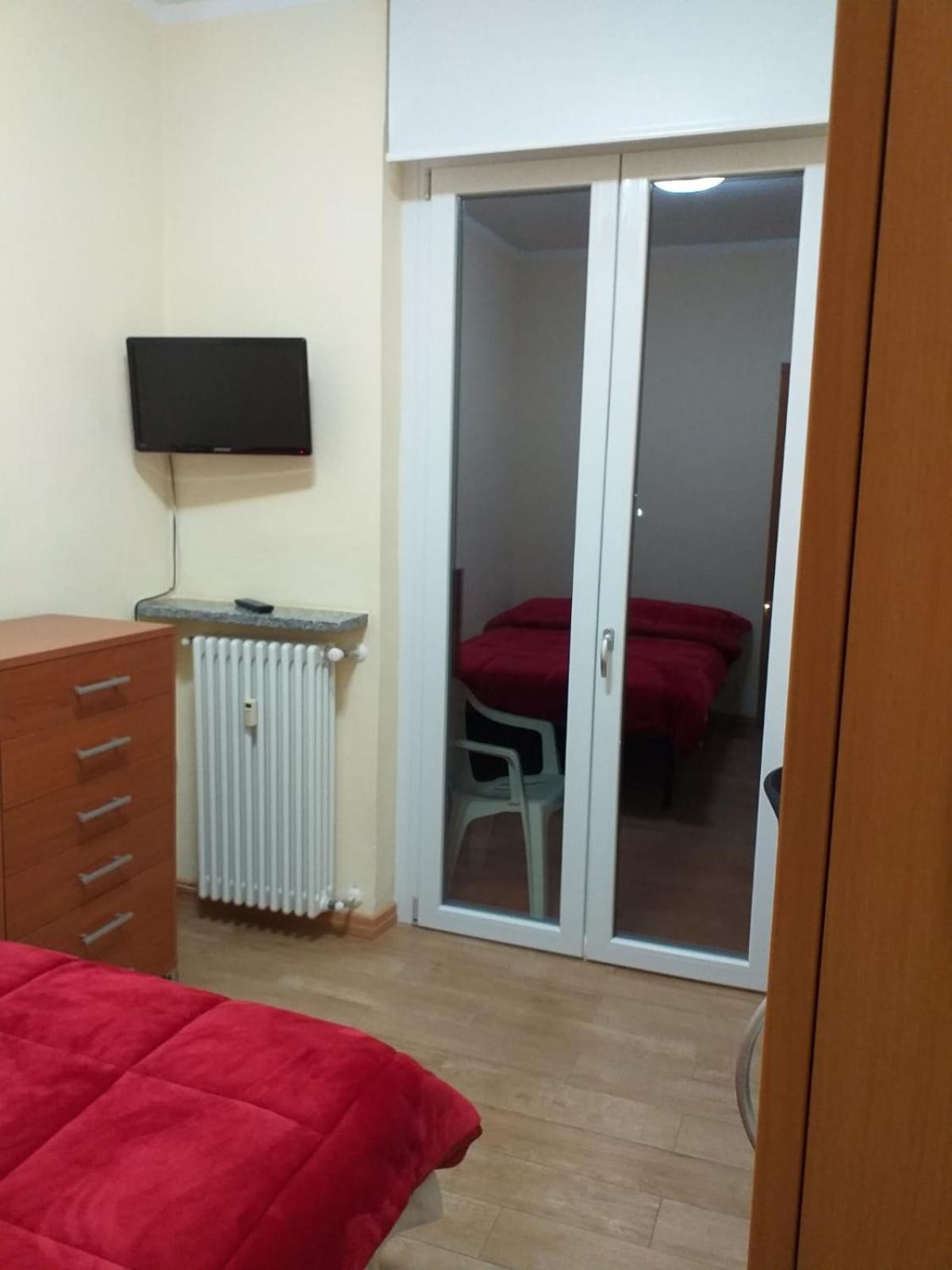 Ferienwohnung De Candia House Rescaldina Zimmer foto